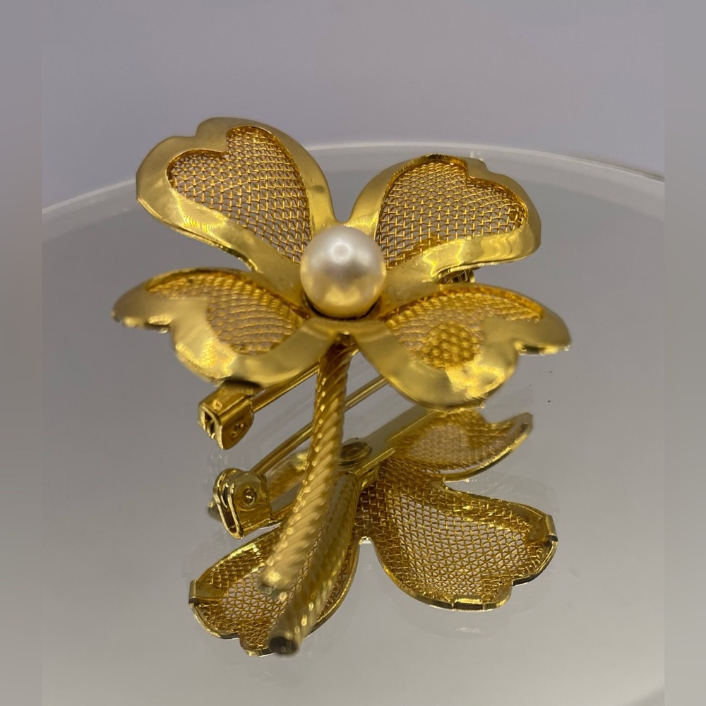 3 for $30 Vintage Gold Tone Four Leaf Clover Brooch Pin with Faux Pearl Center - Picture 3 of 5